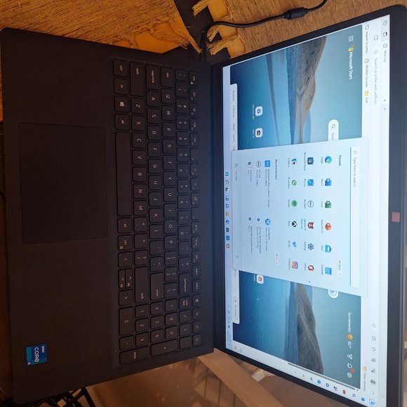 Dell Insp. 15 3511 Laptop, 15.6" FHD Touchscreen Intel Core i5-1035G1, 12 GB RAM - Picture 4 of 7